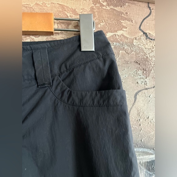 ARC’TERYX Black Women’s Cargo Shorts size 4 - Picture 8 of 11